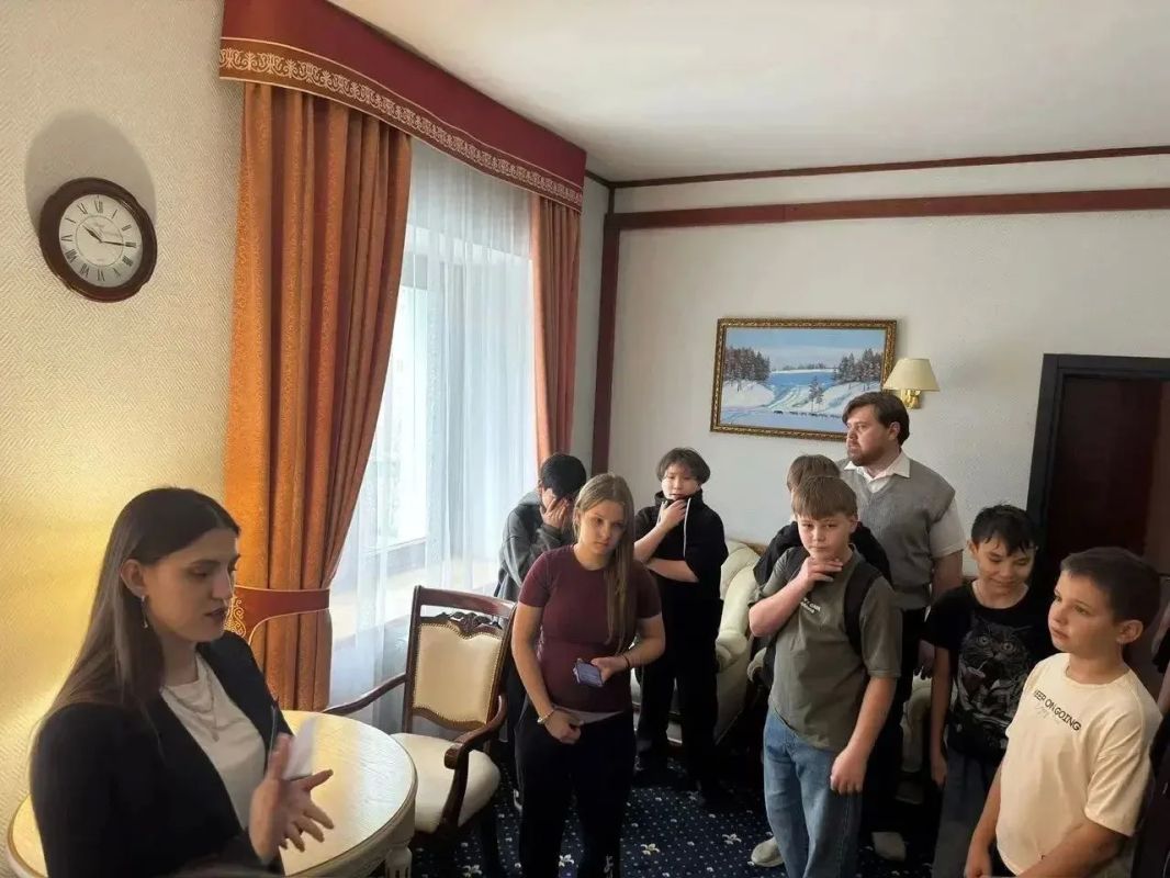 Искусство гостеприимства: школьники узнали, как устроена работа гостиницы изнутри Искусство гостеприимства: школьники узнали, как устроена работа гостиницы изнутри