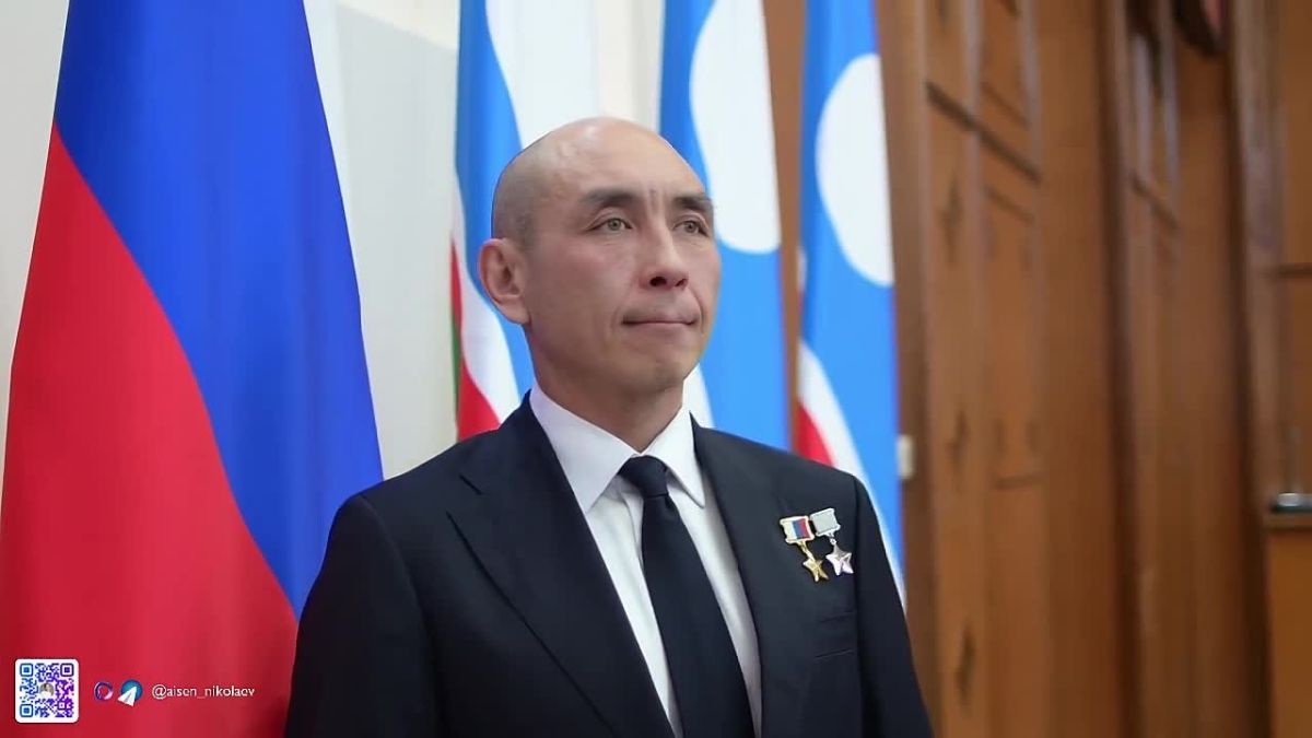 Айсен Николаев: Сегодня в зале Республики мы с особой теплотой и гордостью чествовали нашего земляка, Героя Российской Федерации, Александра Егоровича Находкина!
