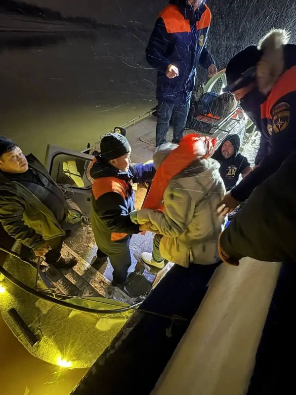 С теплохода «Московский-11» на реке Лена эвакуировали 88 человек С теплохода «Московский-11» на реке Лена эвакуировали 88 человек