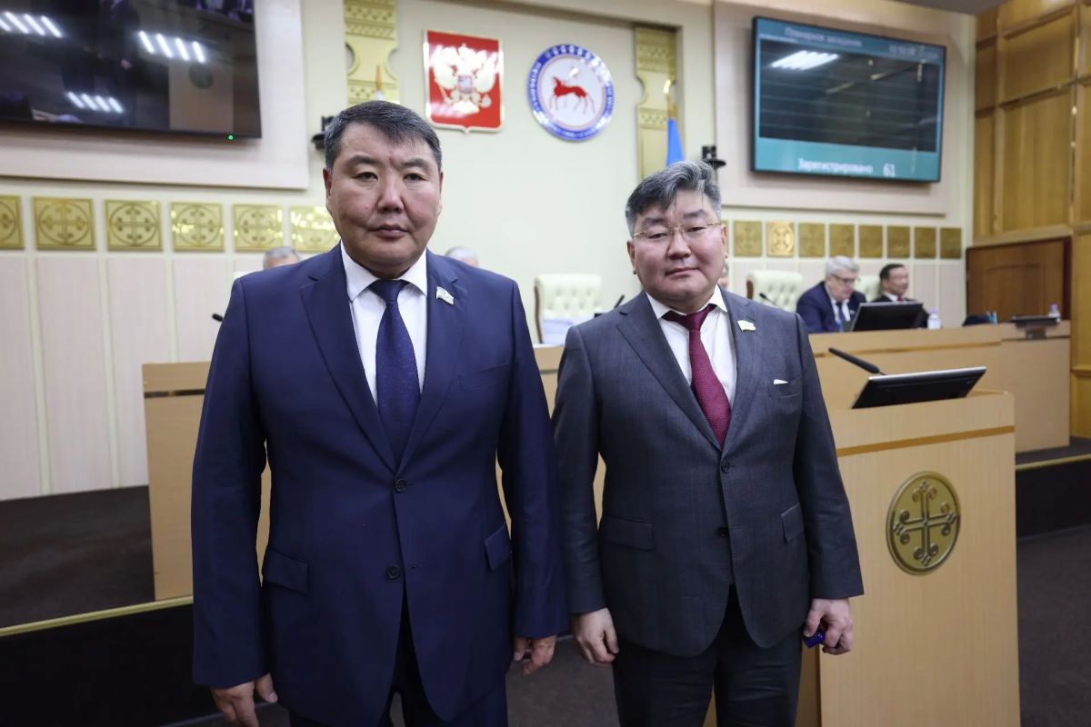 Ил Тумэн подтвердил полномочия нового депутата Николая Долгунова