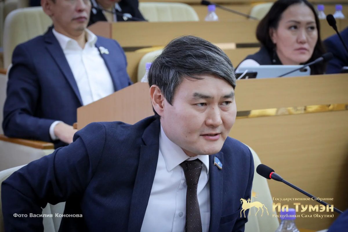 На XX пленарном заседании Ил Тумэна депутаты приняли закон о запрете розничной продажи вейпов и жидкостей к ним на территории республики