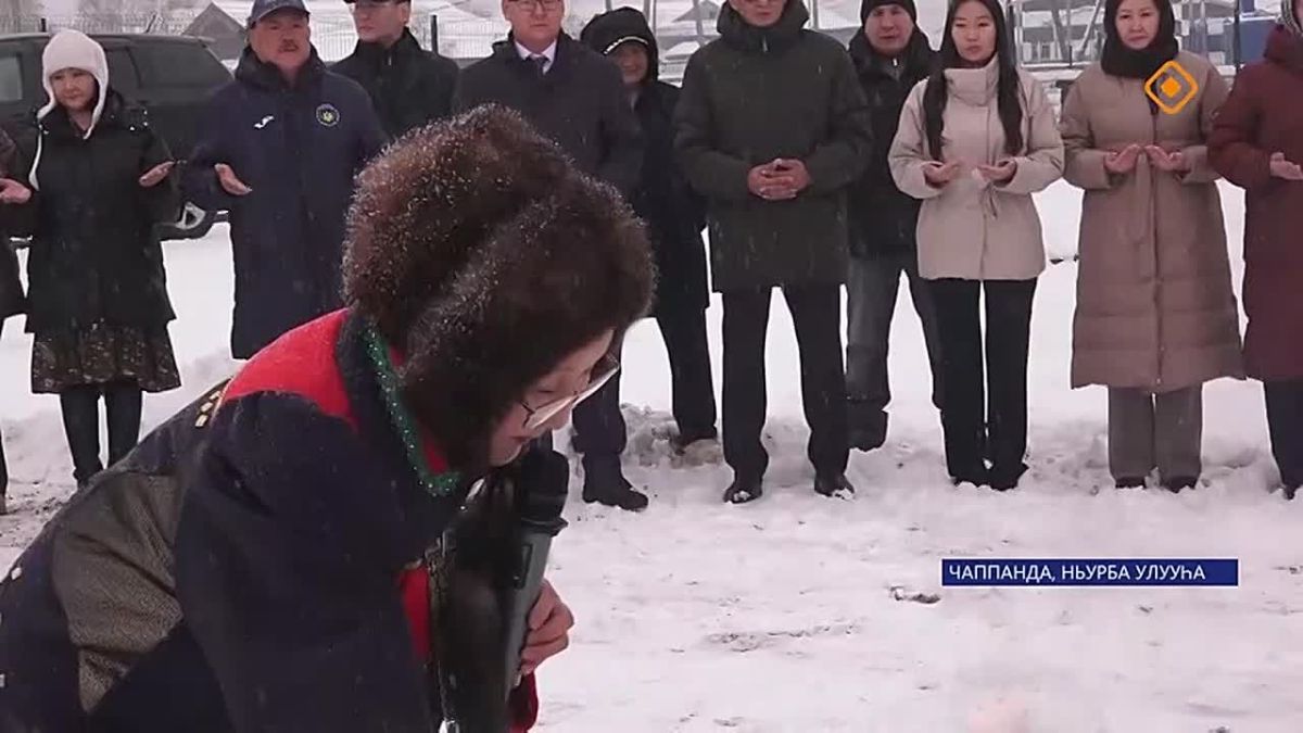 Ньурба улууун улахан нэилиэктэриттэн биирдэстэригэр, Чаппандаа саа тутуллубут врачебнай амбулатория рлээх аыллыытын, видео сибээс н Ил Дархан Айсен Николаев салайан ыытта