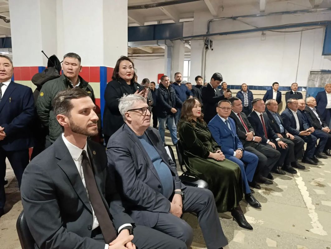 В ГБУ РС(Я) «Служба автотранспортного обеспечения» состоялись торжественные мероприятия, посвящённые профессиональному празднику В ГБУ РС(Я) «Служба автотранспортного обеспечения» состоялись торжественные мероприятия, посвящённые профессиональному празднику