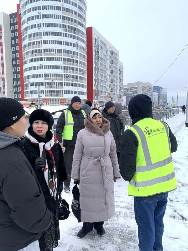 Комиссия по вопросам строительства, транспортного комплекса и ЖКХ Общественной палаты РС(Я) провела выездной контрольный осмотр строящейся улицы Виктора Ефимова в 203-м микрорайоне столицы