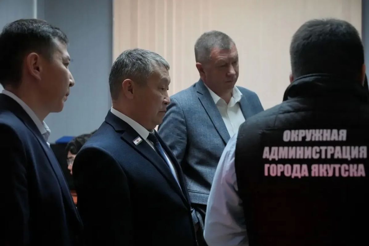 В преддверии Дня работника автомобильного транспорта провел совещание с нашими перевозчиками в МУП «ЯПАК» В преддверии Дня работника автомобильного транспорта провел совещание с нашими перевозчиками в МУП «ЯПАК»