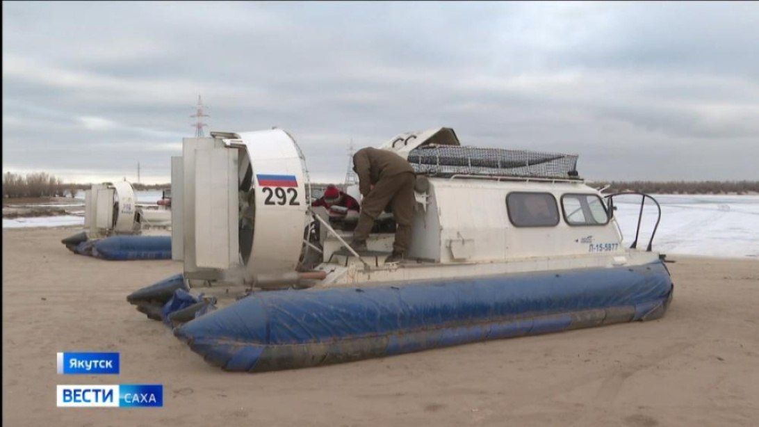 В период межсезонья традиционно организуют перевозки судами на воздушной подушке - часть маршрутов запускают после завершения работы паромных переправ, а некоторые начинают работать раньше