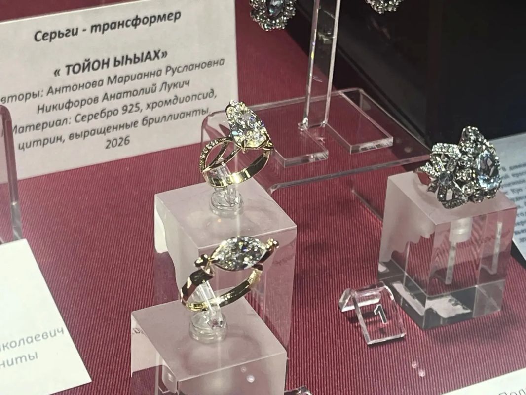 На выставке лучших ювелирных изделий Якутии впервые представили изделие с искусственным алмазом На выставке лучших ювелирных изделий Якутии впервые представили изделие с искусственным алмазом