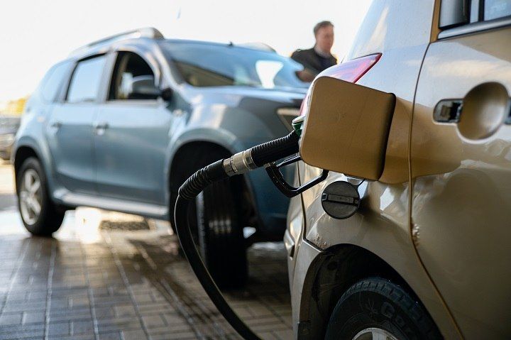 Топливо есть и будет: В Якутии сняли часть ограничений на продажу бензина, а также ожидается новая поставка