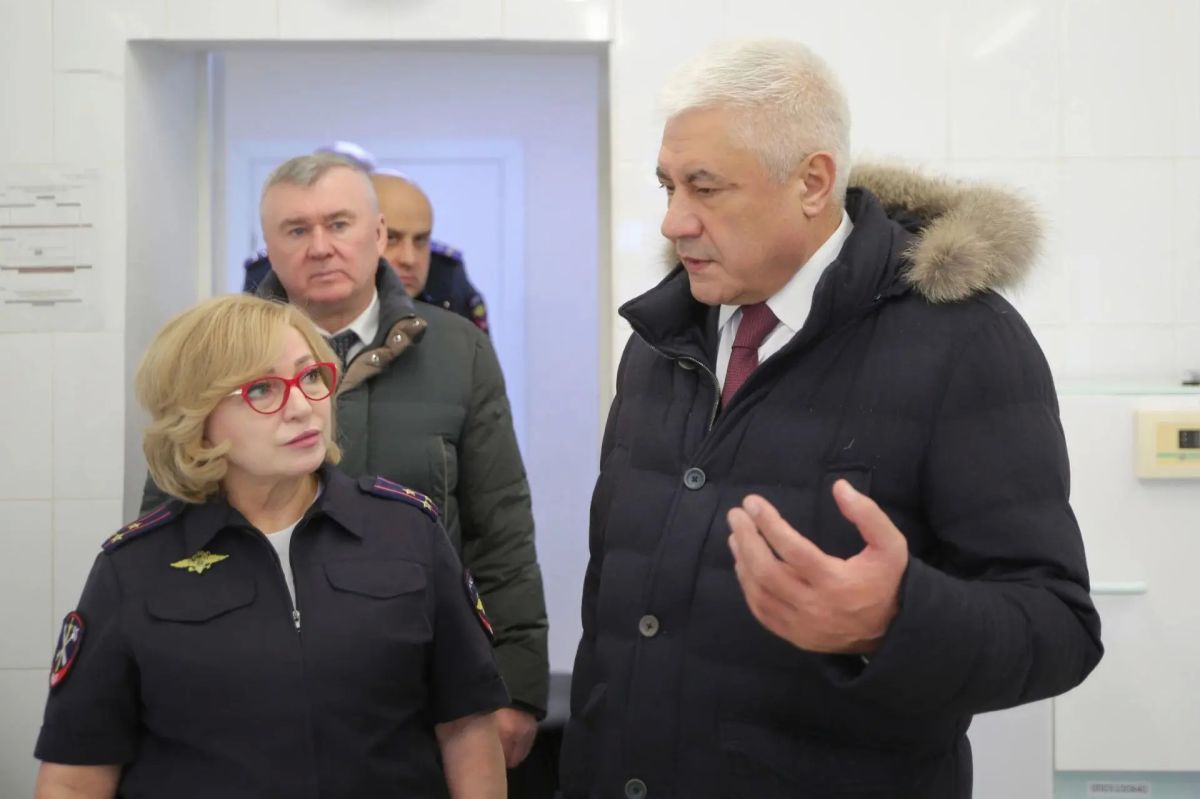 В Якутск прибыл министр внутренних дел РФ Владимир Колокольцев В Якутск прибыл министр внутренних дел РФ Владимир Колокольцев