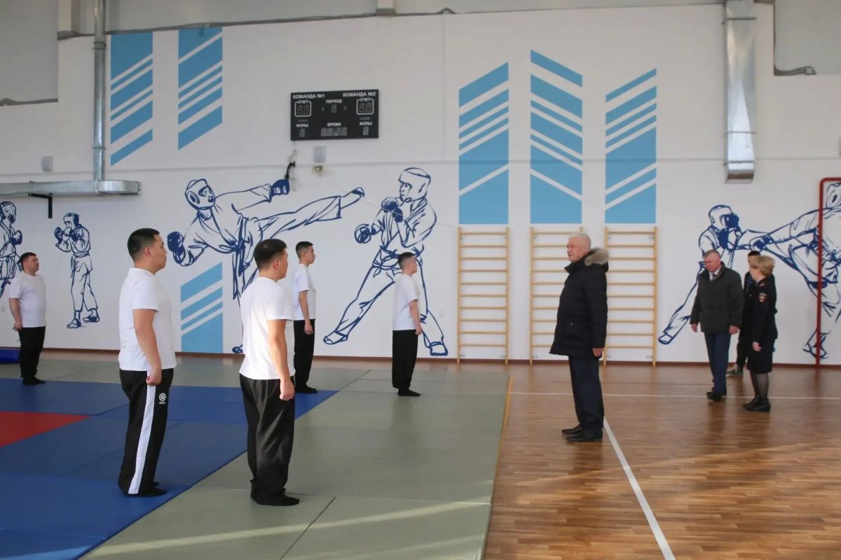 В Якутск прибыл министр внутренних дел РФ Владимир Колокольцев В Якутск прибыл министр внутренних дел РФ Владимир Колокольцев