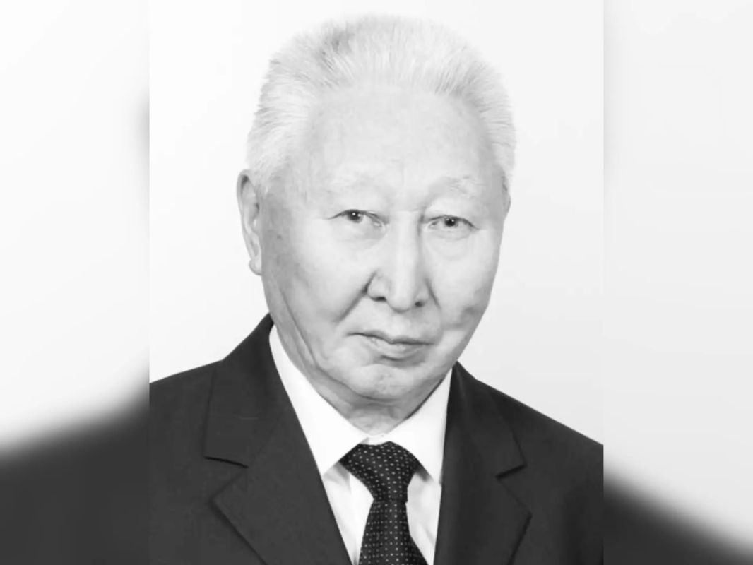 С глубоким прискорбием восприняли весть о кончине Матвея Васильевича Мучина - выдающегося государственного деятеля, вся жизнь которого была посвящена служению Якутии и столице республики
