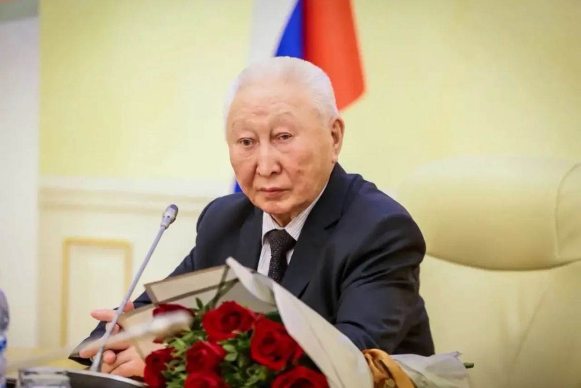 Коллектив Министерства финансов Якутии выражает соболезнования Татьяне Матвеевне Осиповой и близким в связи со скоропостижной кончиной отца