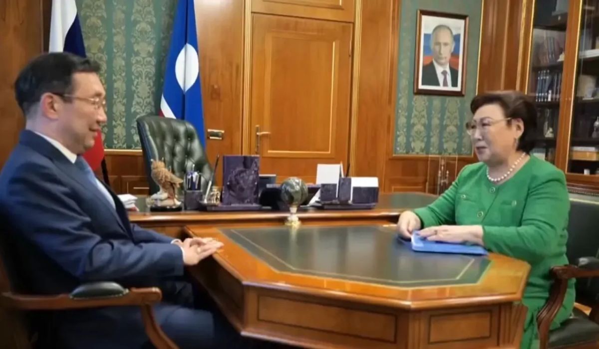 Айсен Николаев: Провёл рабочую встречу с руководителем Центра изучения, сохранения и развития родных языков Академии наук Якутии Феодосией Васильевной Габышевой