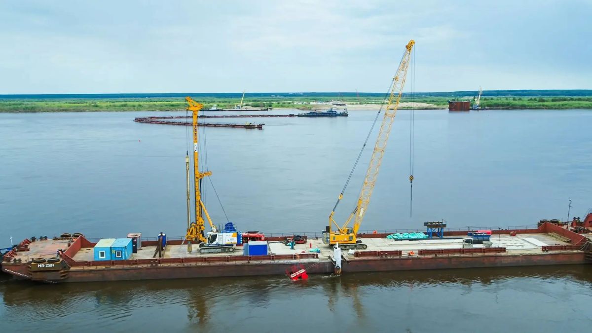 Речной флот завершил сезон работ на площадке Ленского моста Речной флот завершил сезон работ на площадке Ленского моста