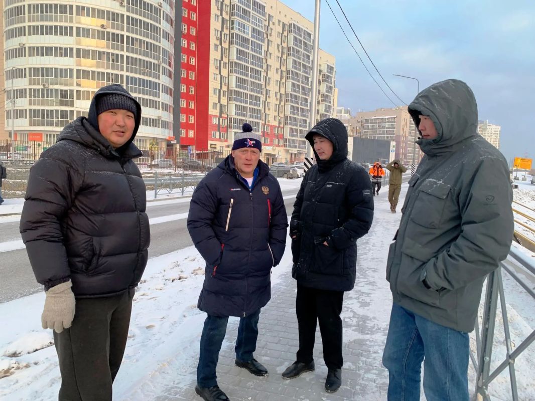 Общественная палата Якутии проверила качество ремонта улицы Виктора Ефимова после сдачи объекта Общественная палата Якутии проверила качество ремонта улицы Виктора Ефимова после сдачи объекта