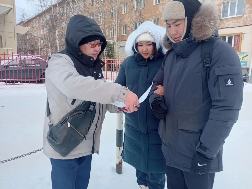 И. о старшего государственного инспектора Территориального подразделения Управления ветеринарии по Мирнинскому району Бадма Хоборков осуществил профилактический рейд по городу И. о старшего государственного инспектора Территориального подразделения Управления ветеринарии по Мирнинскому району Бадма Хоборков осуществил профилактический рейд по городу