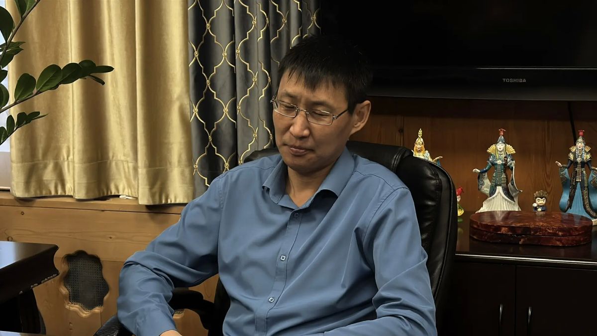 Степан Кузьмин провел рабочую встречу с руководителем Управления ветеринарии Амгинского улуса Степан Кузьмин провел рабочую встречу с руководителем Управления ветеринарии Амгинского улуса