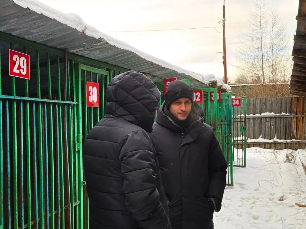Глава города Нерюнгри Илья Гудошник сегодня побывал в пункте временного содержания животных Глава города Нерюнгри Илья Гудошник сегодня побывал в пункте временного содержания животных