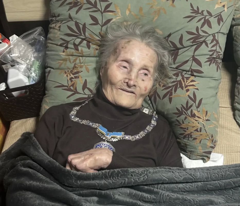 Жительнице Мирнинского района Якутии Вере Бастриковой исполнилось 100 лет Жительнице Мирнинского района Якутии Вере Бастриковой исполнилось 100 лет