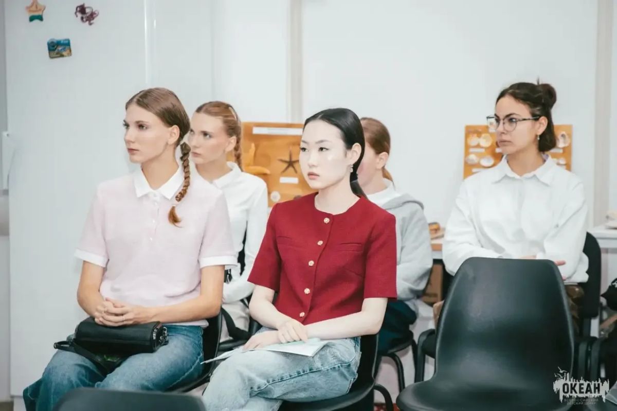 Ученица 11 класса Якутской городской национальной гимназии Дарина Ефремова стала победителем научно-практической конференции «Жизнь планеты в руках человека» Ученица 11 класса Якутской городской национальной гимназии Дарина Ефремова стала победителем научно-практической конференции «Жизнь планеты в руках человека»