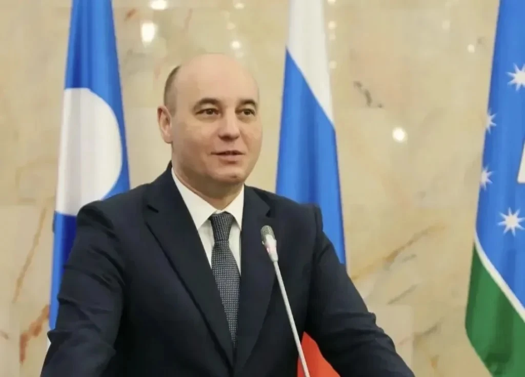 Александр Басыров переизбран главой Мирнинского района Якутии