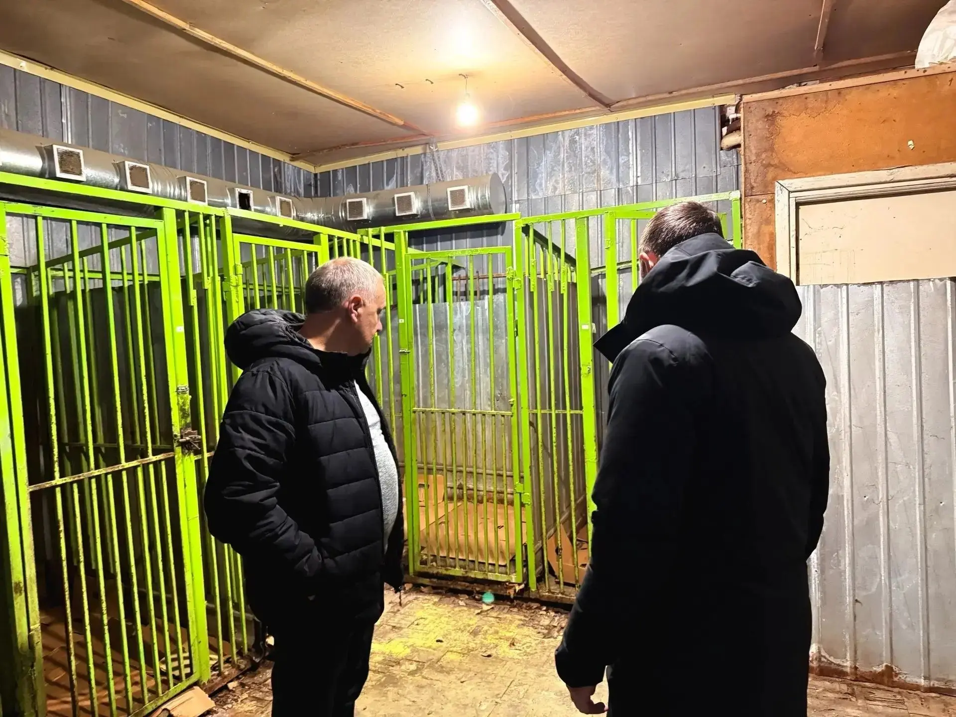 Глава города Нерюнгри Илья Гудошник сегодня побывал в пункте временного содержания животных
