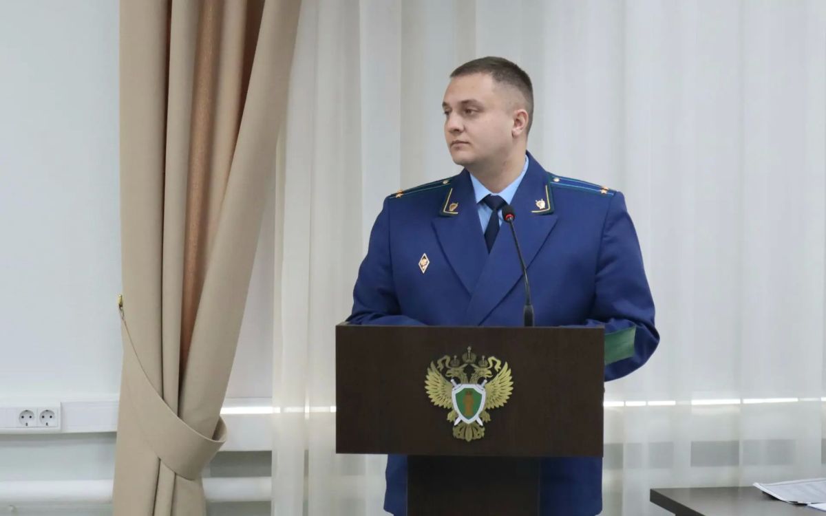 Под председательством прокурора республики Сергея Дябкина состоялось расширенное заседание коллегии по вопросам соблюдения трудовых прав граждан Под председательством прокурора республики Сергея Дябкина состоялось расширенное заседание коллегии по вопросам соблюдения трудовых прав граждан