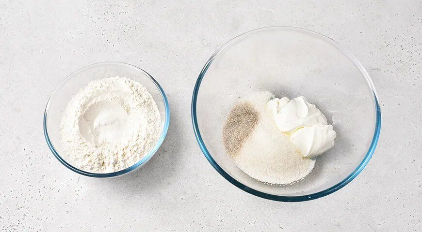 Как испечь торт сметанник на сковороде: пошаговый гид