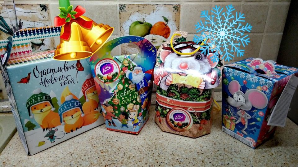 Тайны сладких подарков: какие конфеты ждут под новогодней оберткой?