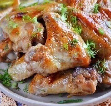 Крылышки в медово-чесночном маринаде: простой и вкусный рецепт для вашего стола